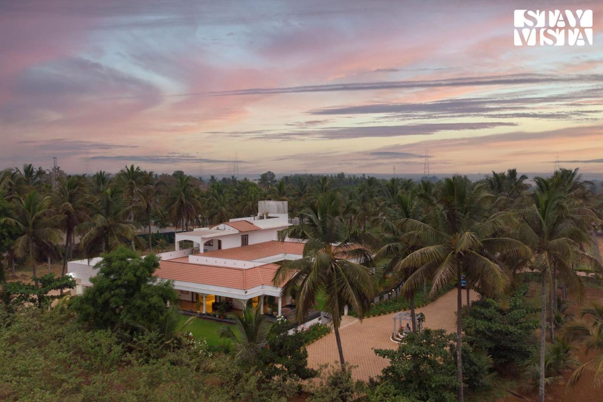 Stayvista At Silver Oak Farm - Breakfast Included Bangalore Bagian luar foto