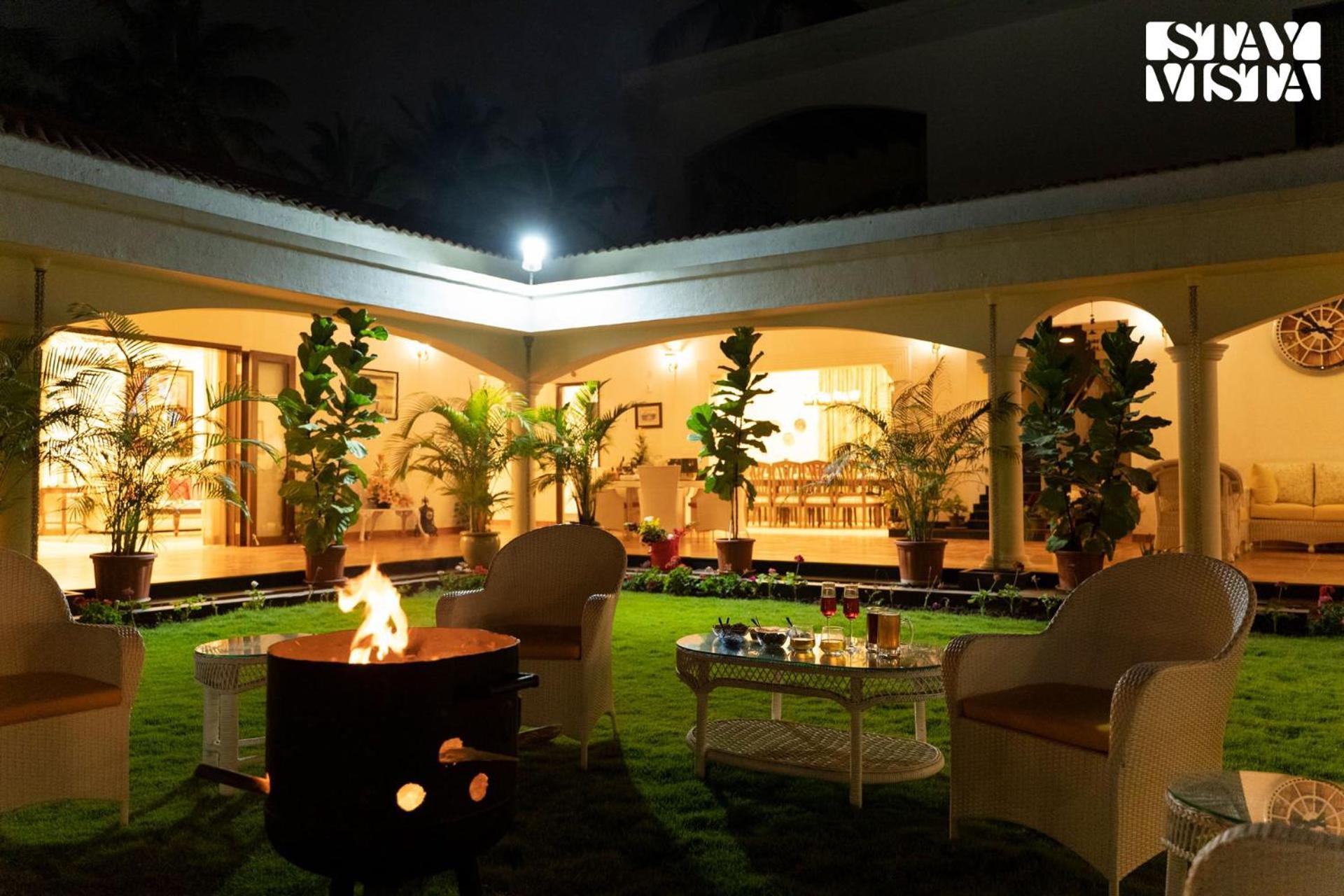 Stayvista At Silver Oak Farm - Breakfast Included Bangalore Bagian luar foto