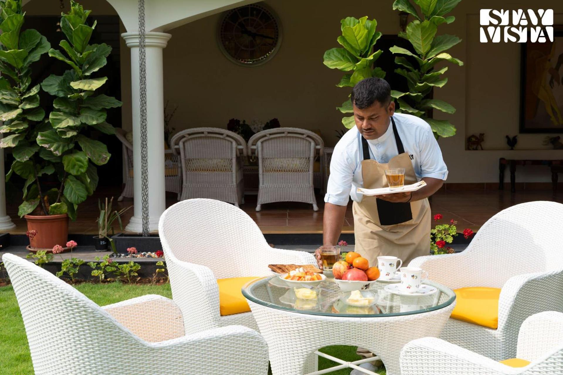 Stayvista At Silver Oak Farm - Breakfast Included Bangalore Bagian luar foto